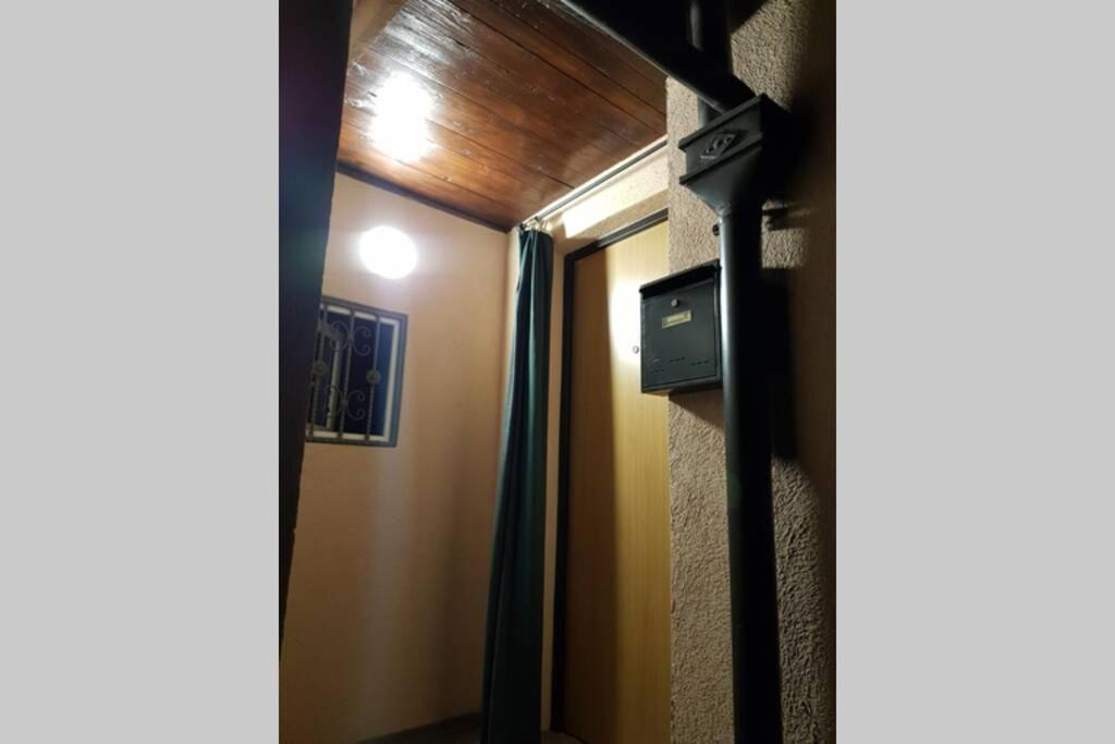 Apartman Sa Garazom I Internetom SJJ Buitenkant foto