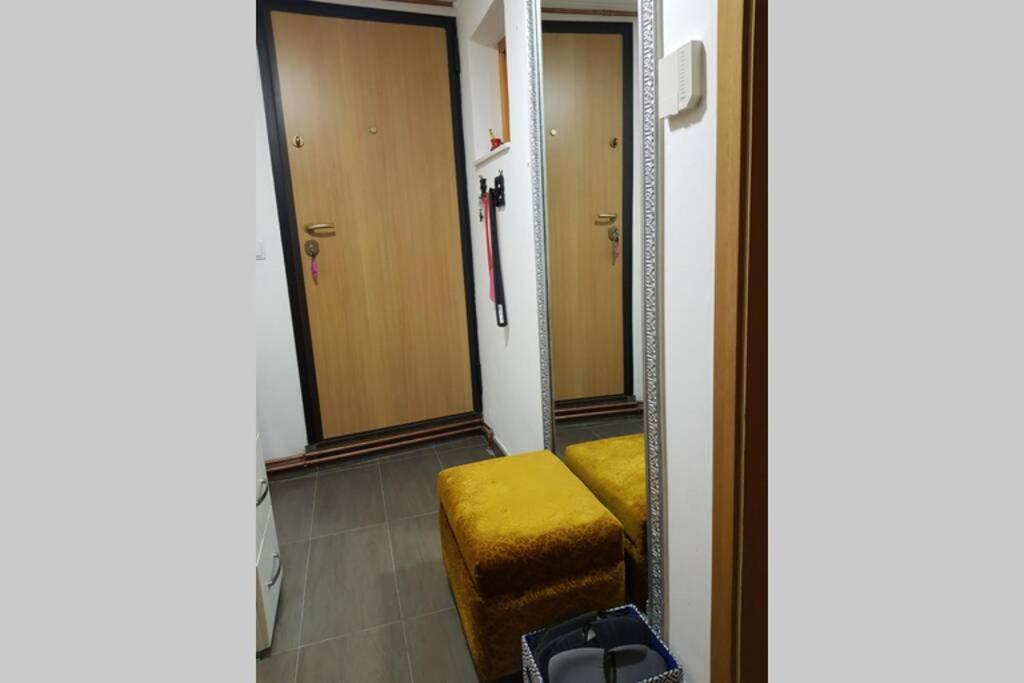 Apartman Sa Garazom I Internetom SJJ Buitenkant foto
