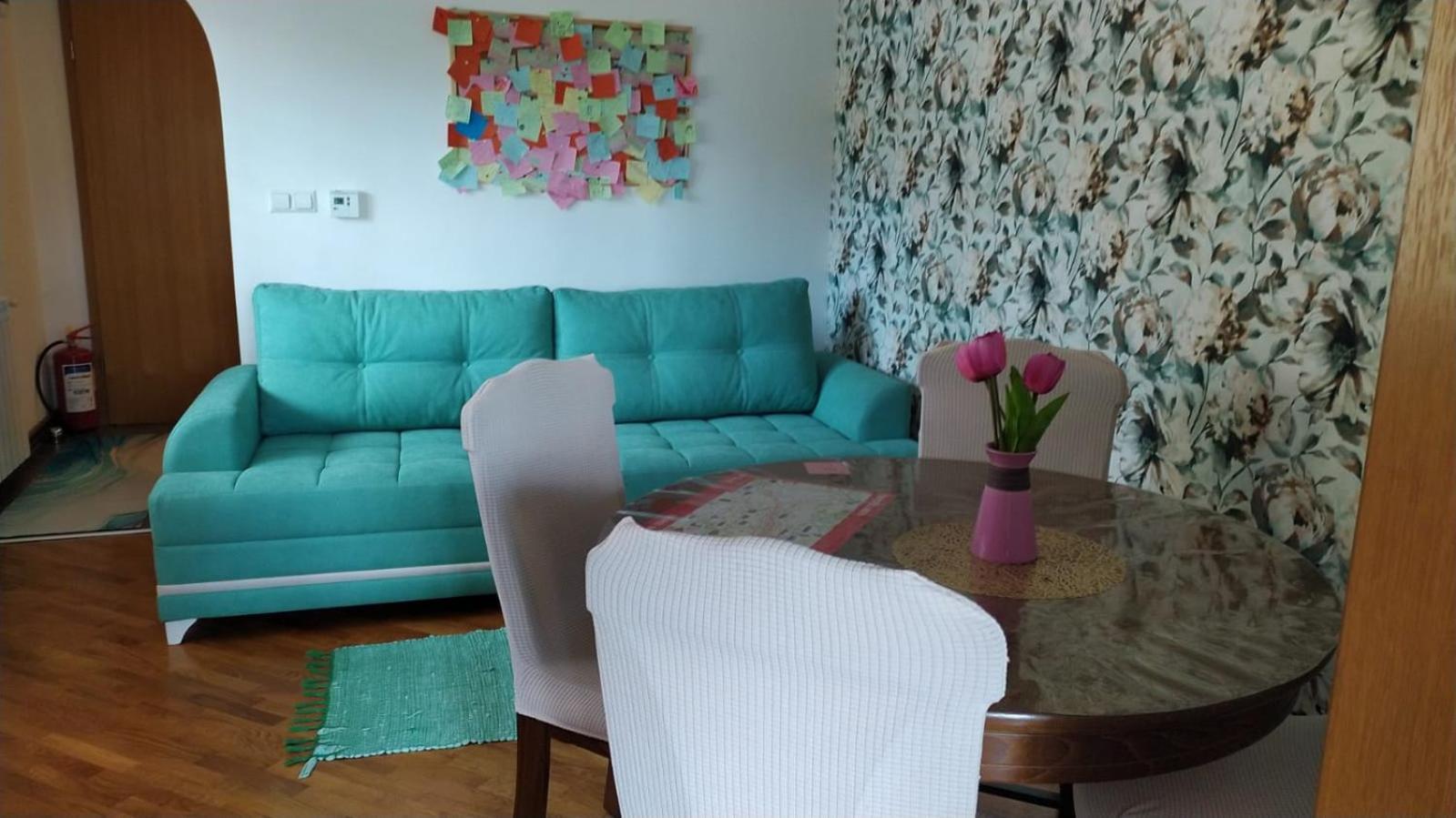 Apartman Sa Garazom I Internetom SJJ Buitenkant foto